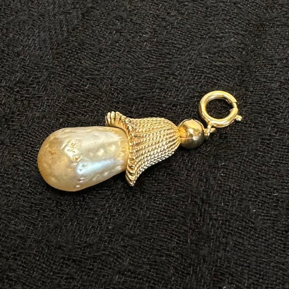 Faux Pearl Charm Gold Tone Vintage Baroque Style Teardrop Detachable 2" - Picture 4 of 5